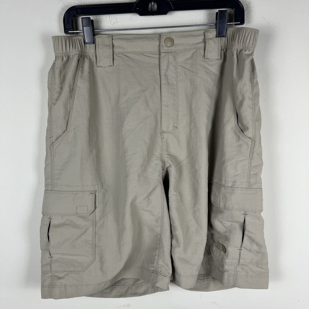 The North Face Men's Medium Beige Cargo Shorts